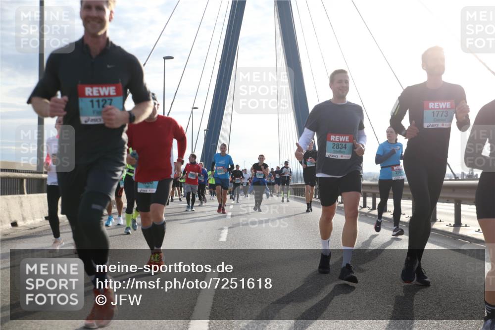 03.10.2024 - Köhlbrandbrückenlauf Jannik Wohlers http://msf.ph/oto/7251618 03.10.2024 09:27:26 Position 1 1127, 2112, 2834, 2064, 1773 meine-sportfotos.de