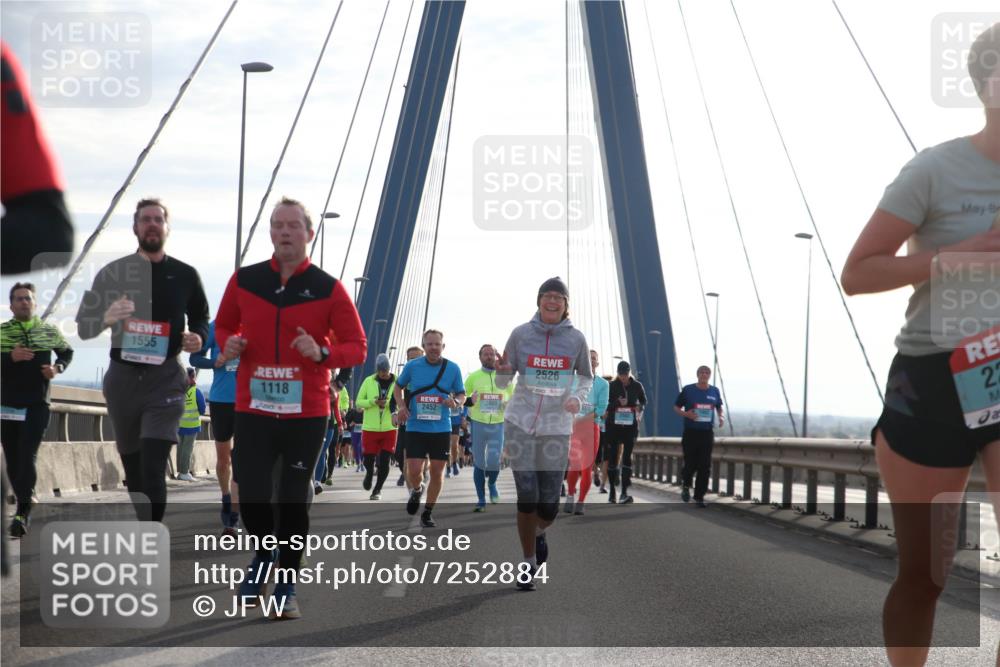 03.10.2024 - Köhlbrandbrückenlauf Jannik Wohlers http://msf.ph/oto/7252884 03.10.2024 09:27:49 Position 1 1555, 1118, 2452, 2526, 22 meine-sportfotos.de