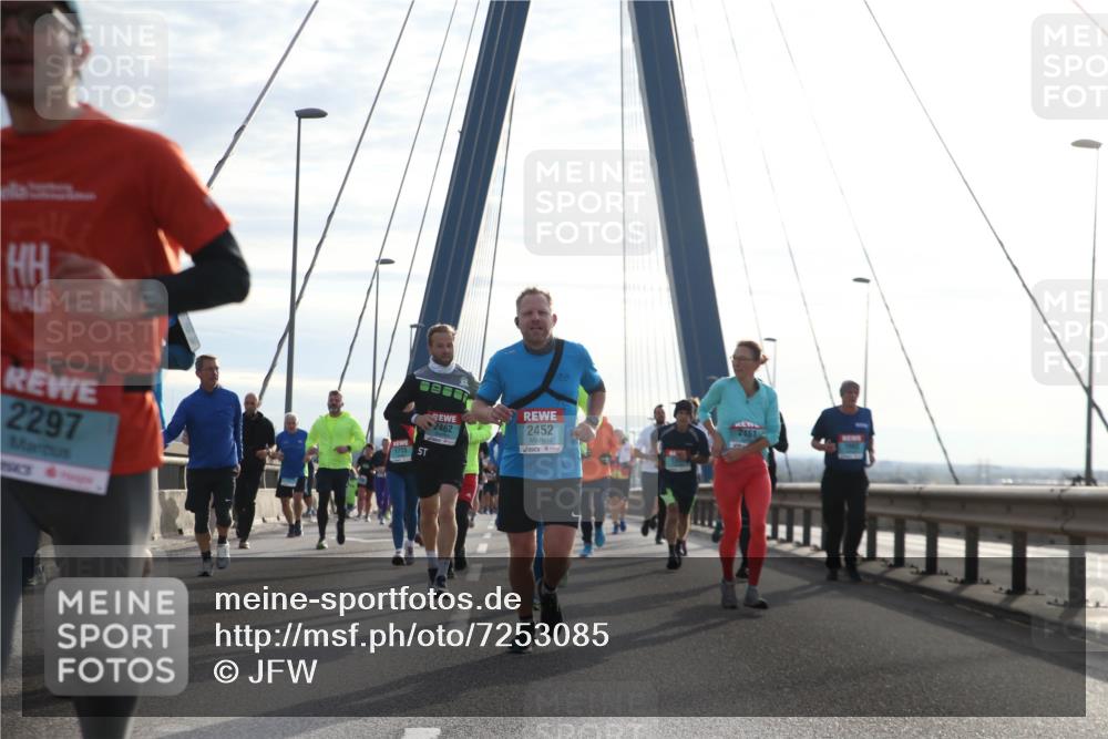 03.10.2024 - Köhlbrandbrückenlauf Jannik Wohlers http://msf.ph/oto/7253085 03.10.2024 09:27:52 Position 1 2297, 2462, 1715, 2452, 2461 meine-sportfotos.de