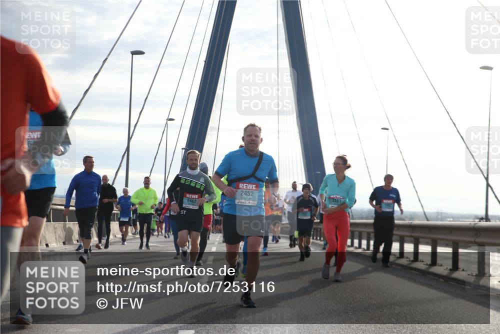 03.10.2024 - Köhlbrandbrückenlauf Jannik Wohlers http://msf.ph/oto/7253116 03.10.2024 09:27:52 Position 1 6, 2452, 2462, 2461 meine-sportfotos.de