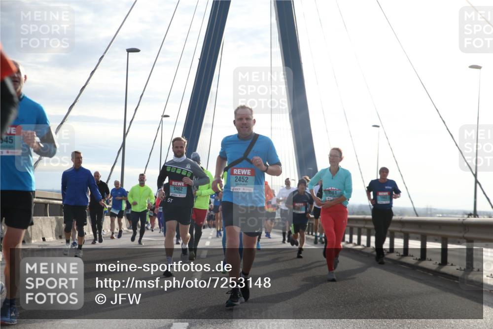 03.10.2024 - Köhlbrandbrückenlauf Jannik Wohlers http://msf.ph/oto/7253148 03.10.2024 09:27:52 Position 1 45, 2462, 2452, 2461 meine-sportfotos.de