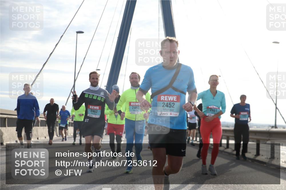 03.10.2024 - Köhlbrandbrückenlauf Jannik Wohlers http://msf.ph/oto/7253612 03.10.2024 09:27:53 Position 1 2462, 2460, 2452, 2461 meine-sportfotos.de