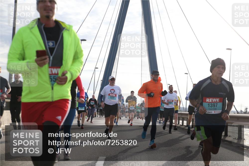 03.10.2024 - Köhlbrandbrückenlauf Jannik Wohlers http://msf.ph/oto/7253820 03.10.2024 09:27:56 Position 1 55, 2096, 3253, 2433, 1397 meine-sportfotos.de