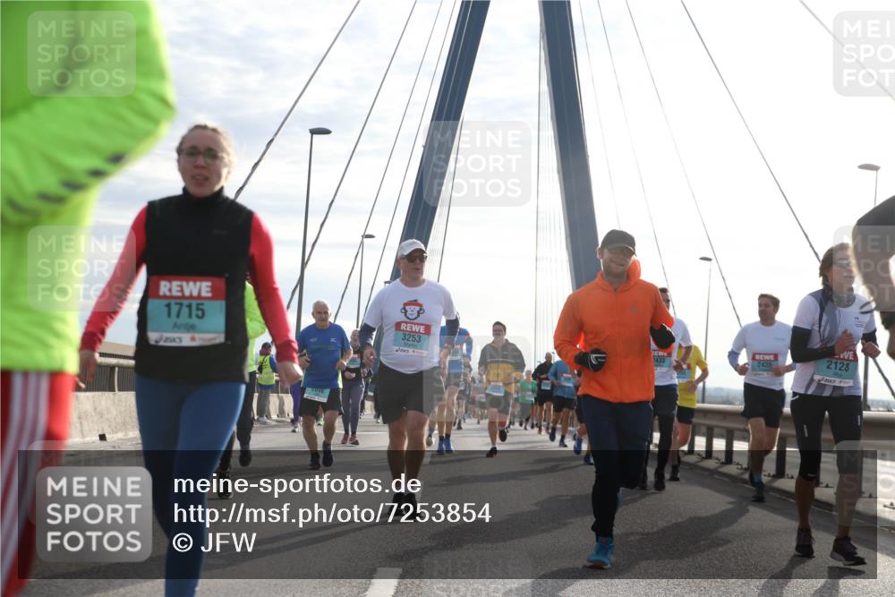 03.10.2024 - Köhlbrandbrückenlauf Jannik Wohlers http://msf.ph/oto/7253854 03.10.2024 09:27:57 Position 1 1715, 2096, 3253, 2435, 2128 meine-sportfotos.de