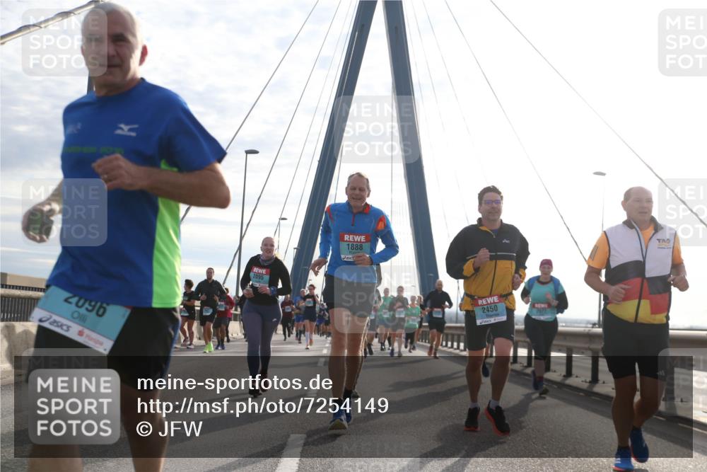 03.10.2024 - Köhlbrandbrückenlauf Jannik Wohlers http://msf.ph/oto/7254149 03.10.2024 09:28:01 Position 1 2096, 2095, 1888, 2450, 2077 meine-sportfotos.de