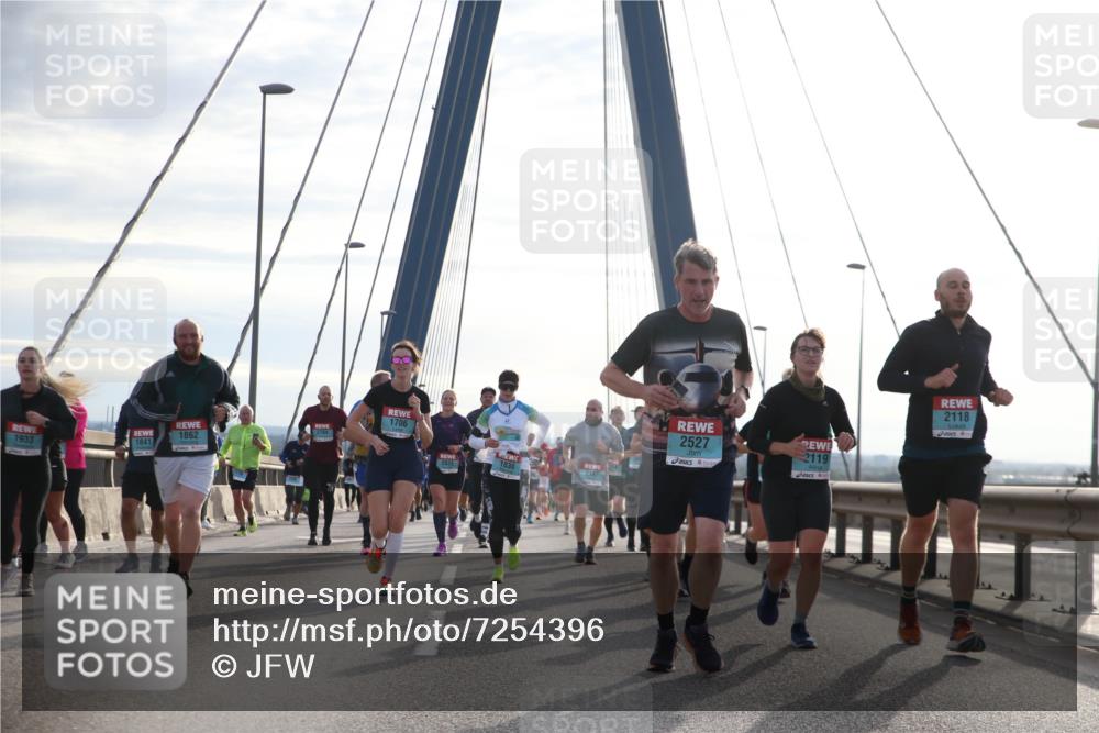 03.10.2024 - Köhlbrandbrückenlauf Jannik Wohlers http://msf.ph/oto/7254396 03.10.2024 09:28:04 Position 1 1706, 2764, 1862, 1933, 1841, 2527, 2119, 1830, 2187, 2835, 2118 meine-sportfotos.de