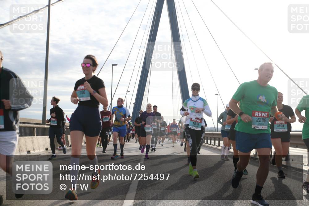 03.10.2024 - Köhlbrandbrückenlauf Jannik Wohlers http://msf.ph/oto/7254497 03.10.2024 09:28:08 Position 1 1706, 2764, 2835, 1830, 2286, 3694 meine-sportfotos.de