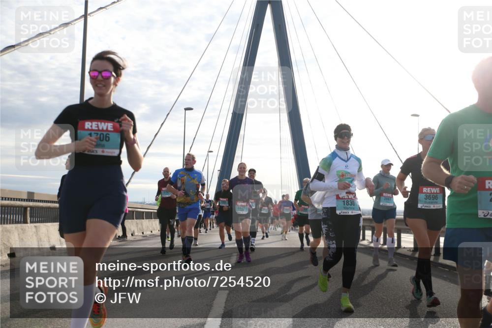 03.10.2024 - Köhlbrandbrückenlauf Jannik Wohlers http://msf.ph/oto/7254520 03.10.2024 09:28:08 Position 1 1706, 2835, 1830, 2697, 3696 meine-sportfotos.de
