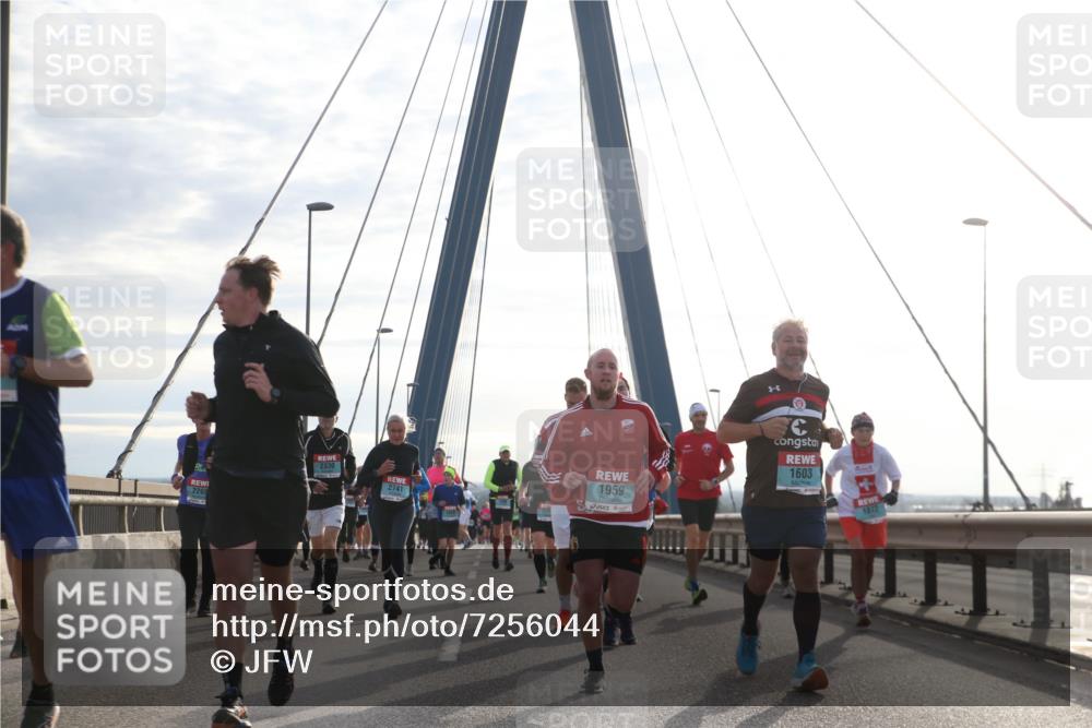 03.10.2024 - Köhlbrandbrückenlauf Jannik Wohlers http://msf.ph/oto/7256044 03.10.2024 09:28:15 Position 1 2268, 1603, 2330, 1959, 2741, 1872 meine-sportfotos.de