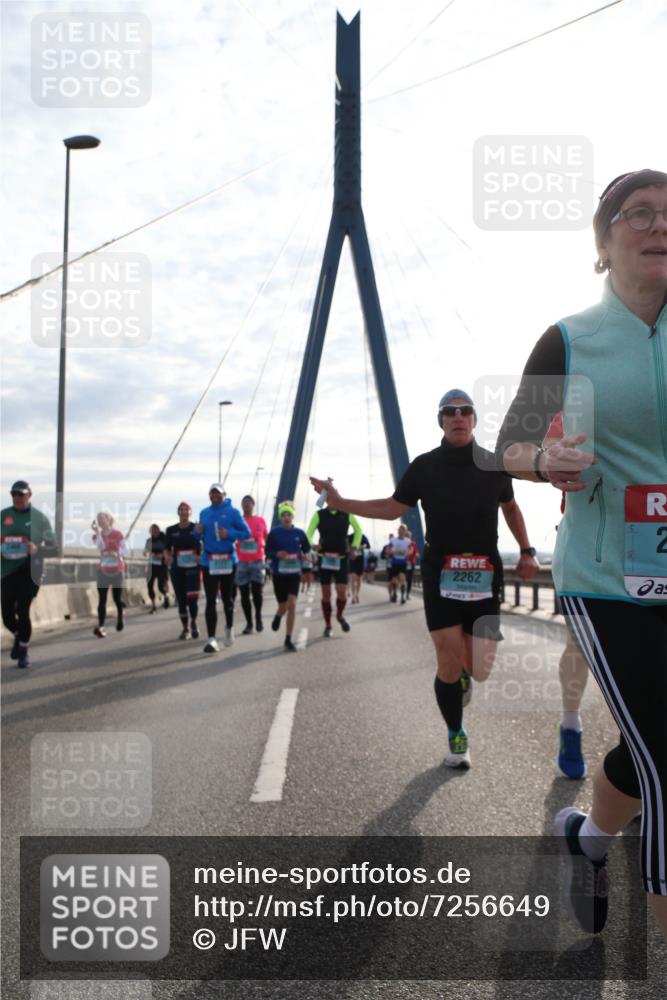 03.10.2024 - Köhlbrandbrückenlauf Jannik Wohlers http://msf.ph/oto/7256649 03.10.2024 09:28:20 Position 1 2262 meine-sportfotos.de