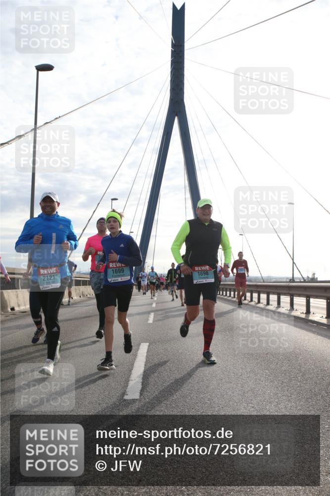 03.10.2024 - Köhlbrandbrückenlauf Jannik Wohlers http://msf.ph/oto/7256821 03.10.2024 09:28:22 Position 1 2121, 20, 1699, 1698 meine-sportfotos.de