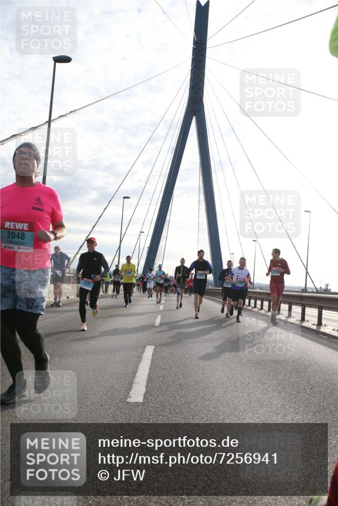 03.10.2024 - Köhlbrandbrückenlauf Jannik Wohlers http://msf.ph/oto/7256941 03.10.2024 09:28:23 Position 1 2048, 2030 meine-sportfotos.de