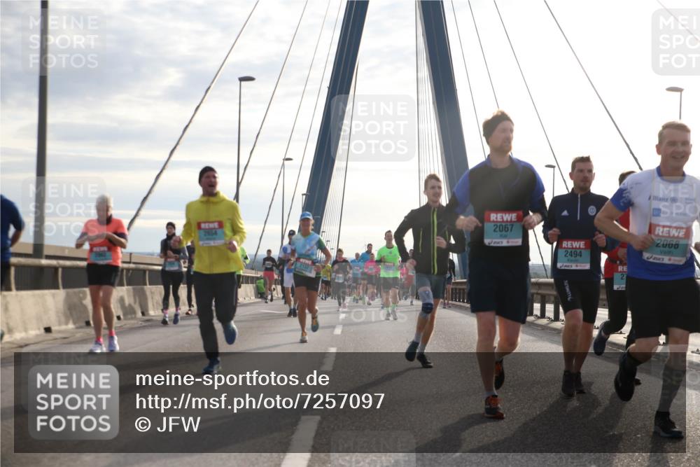 03.10.2024 - Köhlbrandbrückenlauf Jannik Wohlers http://msf.ph/oto/7257097 03.10.2024 09:28:26 Position 1 2654, 2132, 2067, 2494, 2068, 2 meine-sportfotos.de
