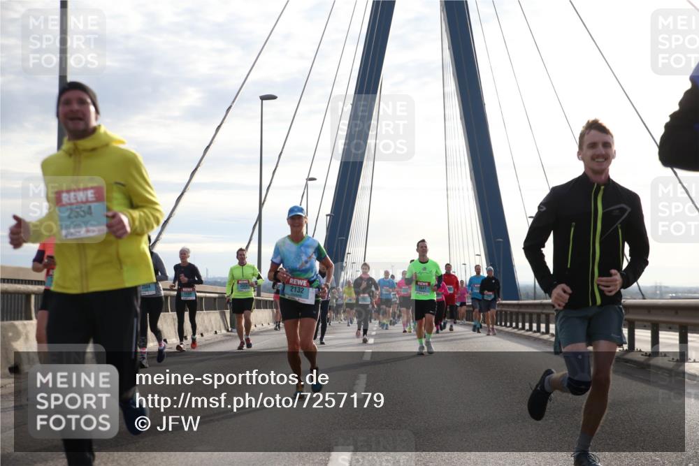 03.10.2024 - Köhlbrandbrückenlauf Jannik Wohlers http://msf.ph/oto/7257179 03.10.2024 09:28:27 Position 1 2654, 2534, 1609, 2132, 2841 meine-sportfotos.de