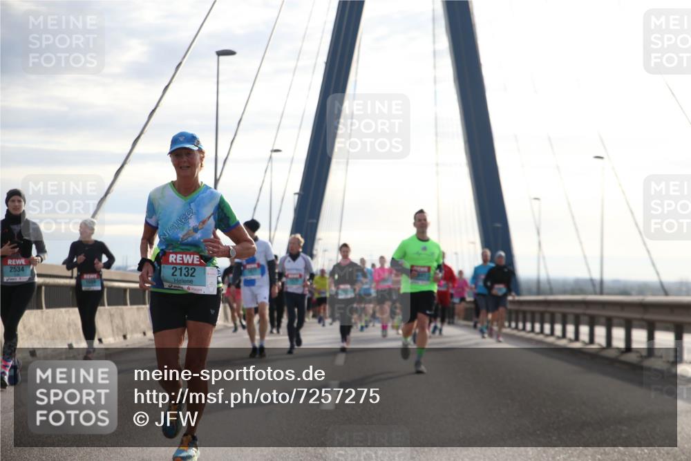 03.10.2024 - Köhlbrandbrückenlauf Jannik Wohlers http://msf.ph/oto/7257275 03.10.2024 09:28:28 Position 1 2534, 1609, 2132 meine-sportfotos.de