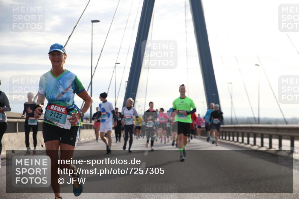 03.10.2024 - Köhlbrandbrückenlauf Jannik Wohlers http://msf.ph/oto/7257305 03.10.2024 09:28:28 Position 1 1609, 2132 meine-sportfotos.de