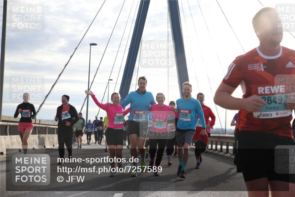 03.10.2024 - Köhlbrandbrückenlauf Jannik Wohlers http://msf.ph/oto/7257589 03.10.2024 09:28:35 Position 1 1788, 1986, 2051, 1133, 1134, 2649, 2053, 101 meine-sportfotos.de