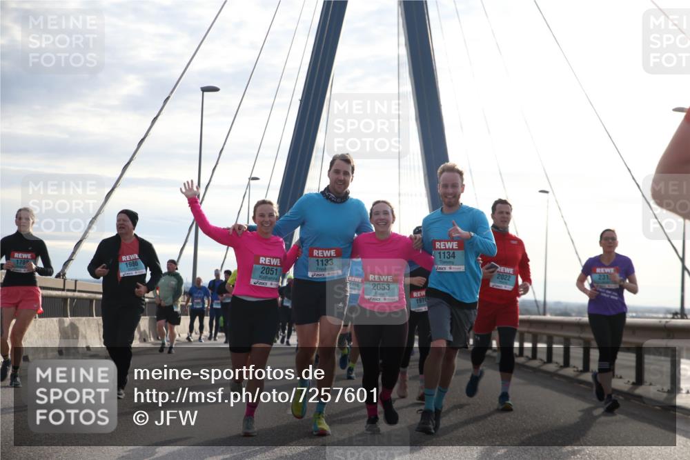 03.10.2024 - Köhlbrandbrückenlauf Jannik Wohlers http://msf.ph/oto/7257601 03.10.2024 09:28:35 Position 1 178, 1986, 2051, 1133, 2053, 1916, 1134, 2022, 231 meine-sportfotos.de