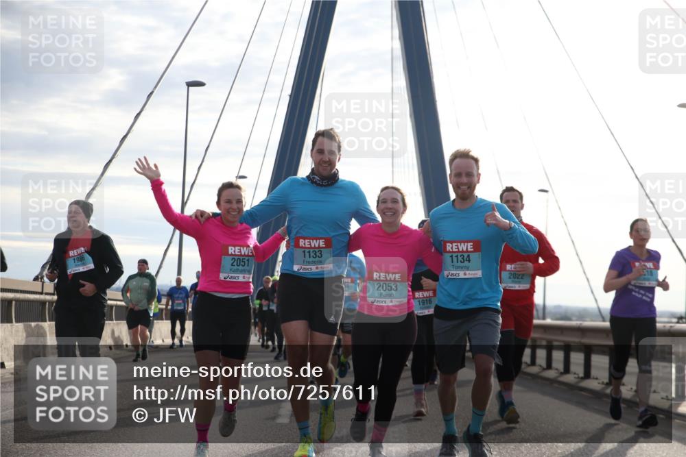 03.10.2024 - Köhlbrandbrückenlauf Jannik Wohlers http://msf.ph/oto/7257611 03.10.2024 09:28:35 Position 1 1986, 2051, 1133, 1134, 2022, 2053, 1916, 18 meine-sportfotos.de