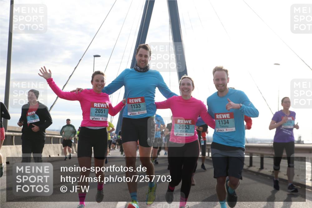 03.10.2024 - Köhlbrandbrückenlauf Jannik Wohlers http://msf.ph/oto/7257703 03.10.2024 09:28:36 Position 1 1986, 1133, 2051, 2053, 1134, 318 meine-sportfotos.de