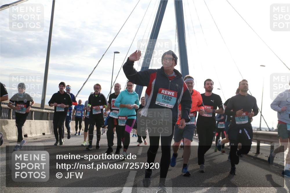 03.10.2024 - Köhlbrandbrückenlauf Jannik Wohlers http://msf.ph/oto/7257920 03.10.2024 09:28:42 Position 1 66, 2765, 2766, 1682, 46, 1146 meine-sportfotos.de