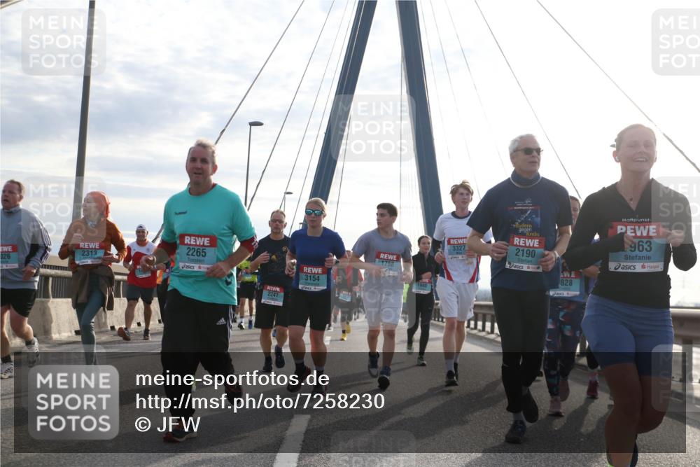 03.10.2024 - Köhlbrandbrückenlauf Jannik Wohlers http://msf.ph/oto/7258230 03.10.2024 09:28:51 Position 1 026, 2313, 2265, 1758, 1940, 3154, 2247, 3327, 2190, 828, 963 meine-sportfotos.de