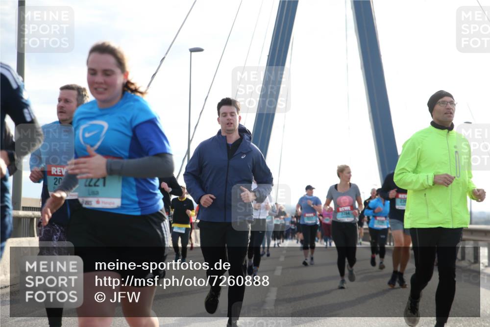 03.10.2024 - Köhlbrandbrückenlauf Jannik Wohlers http://msf.ph/oto/7260888 03.10.2024 09:28:59 Position 1 20, 2221, 2364 meine-sportfotos.de