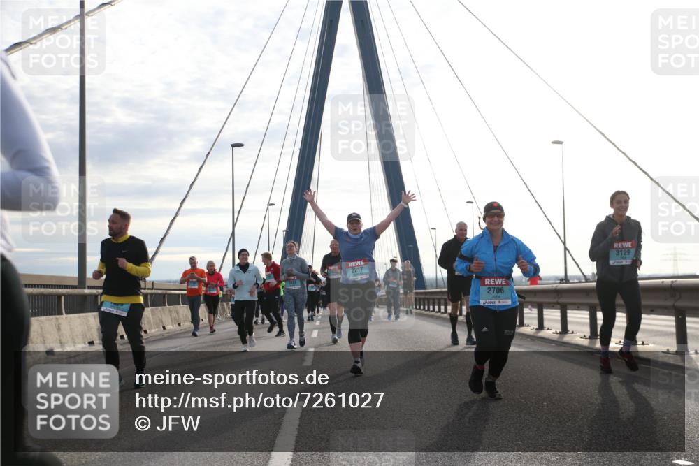03.10.2024 - Köhlbrandbrückenlauf Jannik Wohlers http://msf.ph/oto/7261027 03.10.2024 09:29:03 Position 1 1829, 2217, 1837, 2706, 3129 meine-sportfotos.de