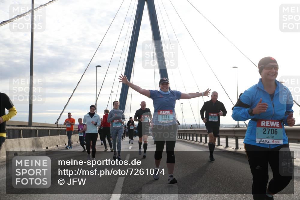 03.10.2024 - Köhlbrandbrückenlauf Jannik Wohlers http://msf.ph/oto/7261074 03.10.2024 09:29:04 Position 1 1837, 2217, 2157, 2706 meine-sportfotos.de