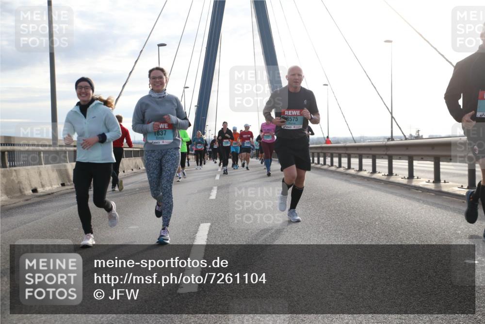 03.10.2024 - Köhlbrandbrückenlauf Jannik Wohlers http://msf.ph/oto/7261104 03.10.2024 09:29:06 Position 1 1837, 8575 meine-sportfotos.de