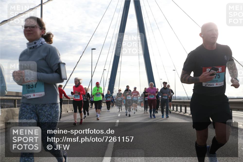 03.10.2024 - Köhlbrandbrückenlauf Jannik Wohlers http://msf.ph/oto/7261157 03.10.2024 09:29:07 Position 1 1837, 2109, 2284, 75 meine-sportfotos.de