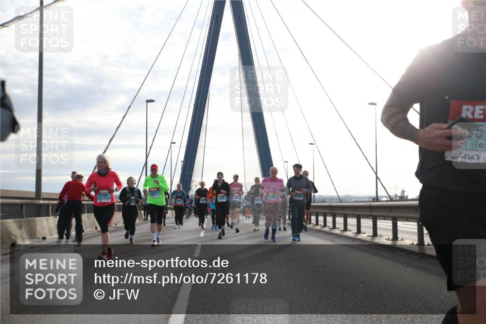 03.10.2024 - Köhlbrandbrückenlauf Jannik Wohlers http://msf.ph/oto/7261178 03.10.2024 09:29:07 Position 1 2109, 2284, 3430, 5 meine-sportfotos.de