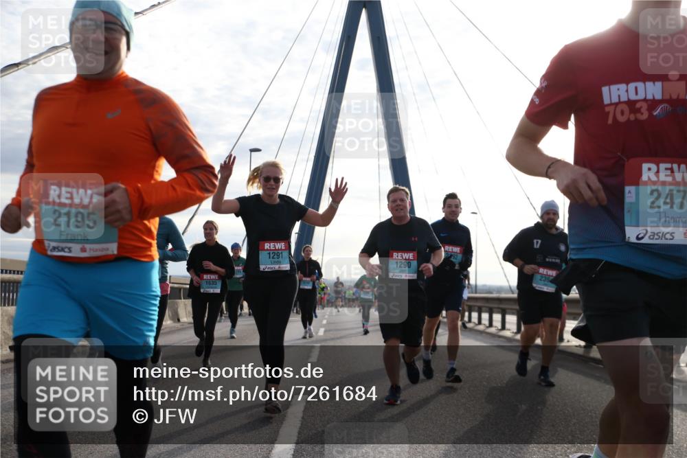 03.10.2024 - Köhlbrandbrückenlauf Jannik Wohlers http://msf.ph/oto/7261684 03.10.2024 09:29:13 Position 1 2195, 1635, 1291, 292, 1290, 17, 239, 70, 34, 247 meine-sportfotos.de