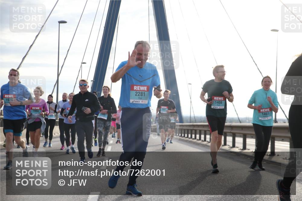 03.10.2024 - Köhlbrandbrückenlauf Jannik Wohlers http://msf.ph/oto/7262001 03.10.2024 09:29:20 Position 1 1924, 1903, 2658, 2609, 2281, 1408, 1407, 2947 meine-sportfotos.de