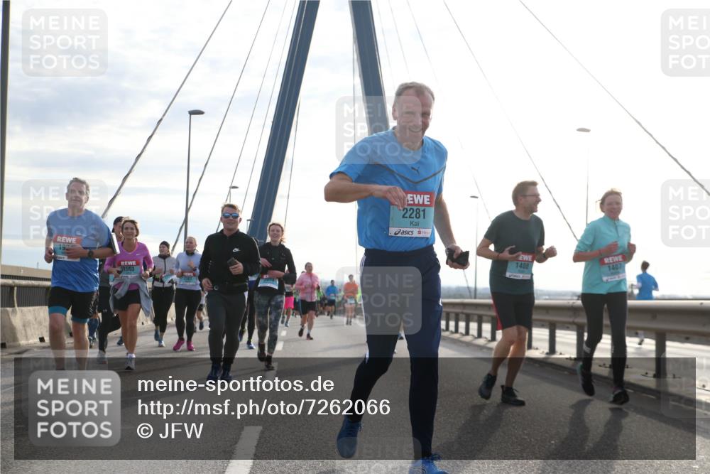 03.10.2024 - Köhlbrandbrückenlauf Jannik Wohlers http://msf.ph/oto/7262066 03.10.2024 09:29:20 Position 1 19, 1903, 2501, 2281, 1408, 1407 meine-sportfotos.de