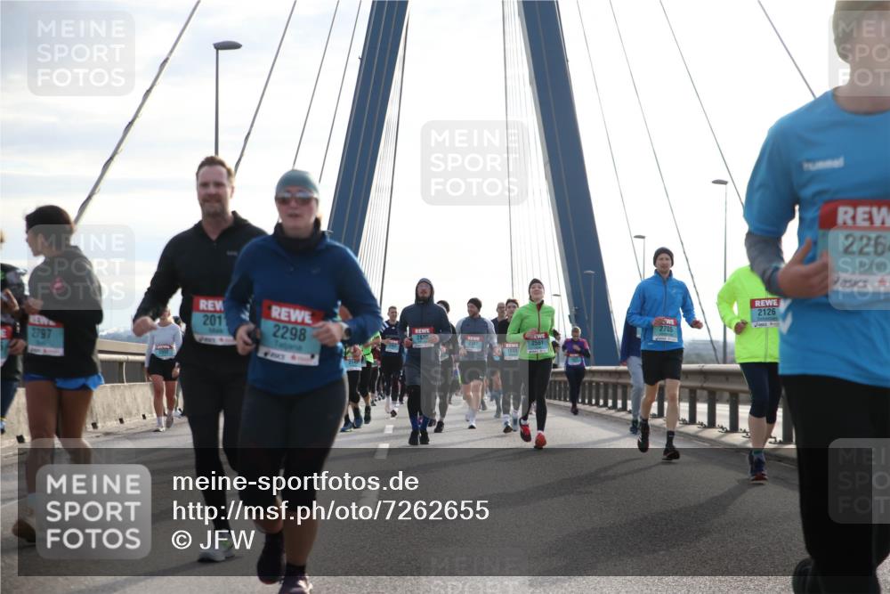 03.10.2024 - Köhlbrandbrückenlauf Jannik Wohlers http://msf.ph/oto/7262655 03.10.2024 09:29:31 Position 1 2797, 2126, 201, 2705, 2298, 2830, 2561, 2387, 1040, 226 meine-sportfotos.de