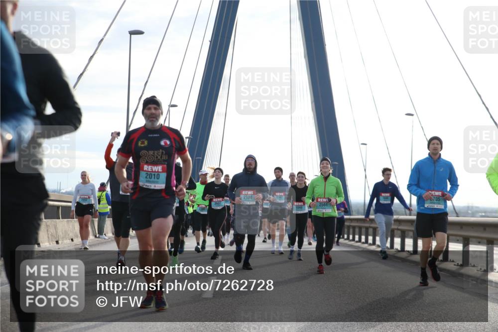 03.10.2024 - Köhlbrandbrückenlauf Jannik Wohlers http://msf.ph/oto/7262728 03.10.2024 09:29:32 Position 1 2010, 2830, 2387, 1646, 705, 3607, 2561, 1040 meine-sportfotos.de