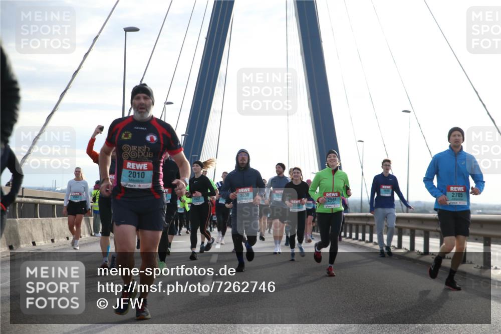 03.10.2024 - Köhlbrandbrückenlauf Jannik Wohlers http://msf.ph/oto/7262746 03.10.2024 09:29:33 Position 1 2052, 2010, 3607, 2830, 2387, 2561, 2705, 1040 meine-sportfotos.de