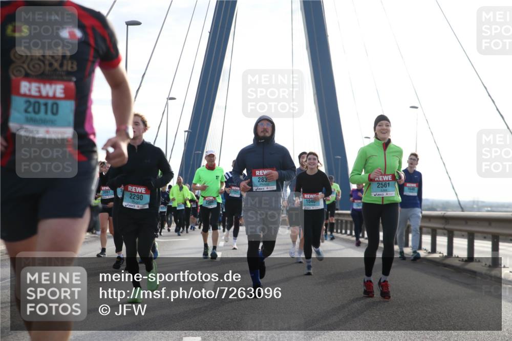 03.10.2024 - Köhlbrandbrückenlauf Jannik Wohlers http://msf.ph/oto/7263096 03.10.2024 09:29:34 Position 1 2010, 283, 3097, 2561, 2290, 2963, 2385, 1040 meine-sportfotos.de
