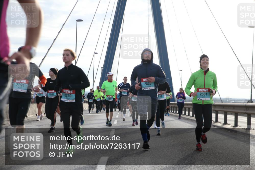 03.10.2024 - Köhlbrandbrückenlauf Jannik Wohlers http://msf.ph/oto/7263117 03.10.2024 09:29:35 Position 1 2291, 2052, 3607, 2290, 2963, 2386, 2830, 040, 2561 meine-sportfotos.de