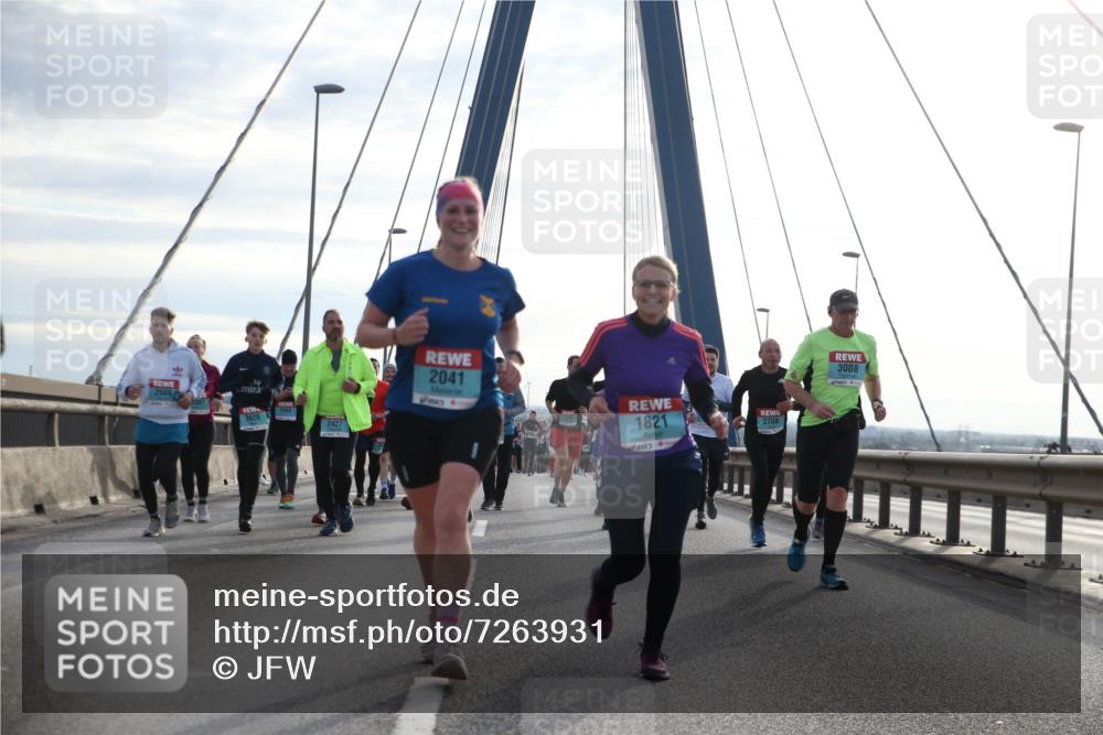03.10.2024 - Köhlbrandbrückenlauf Jannik Wohlers http://msf.ph/oto/7263931 03.10.2024 09:29:41 Position 1 2509, 2045, 2427, 2041, 1821, 2708, 3008 meine-sportfotos.de