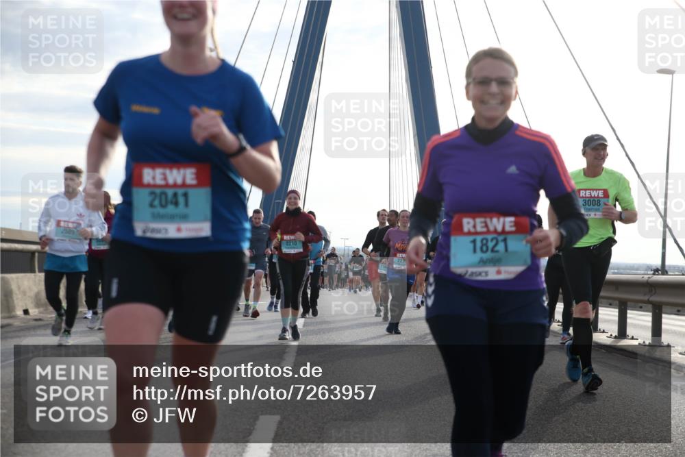 03.10.2024 - Köhlbrandbrückenlauf Jannik Wohlers http://msf.ph/oto/7263957 03.10.2024 09:29:42 Position 1 2509, 2041, 225, 1821, 3008, 2210 meine-sportfotos.de