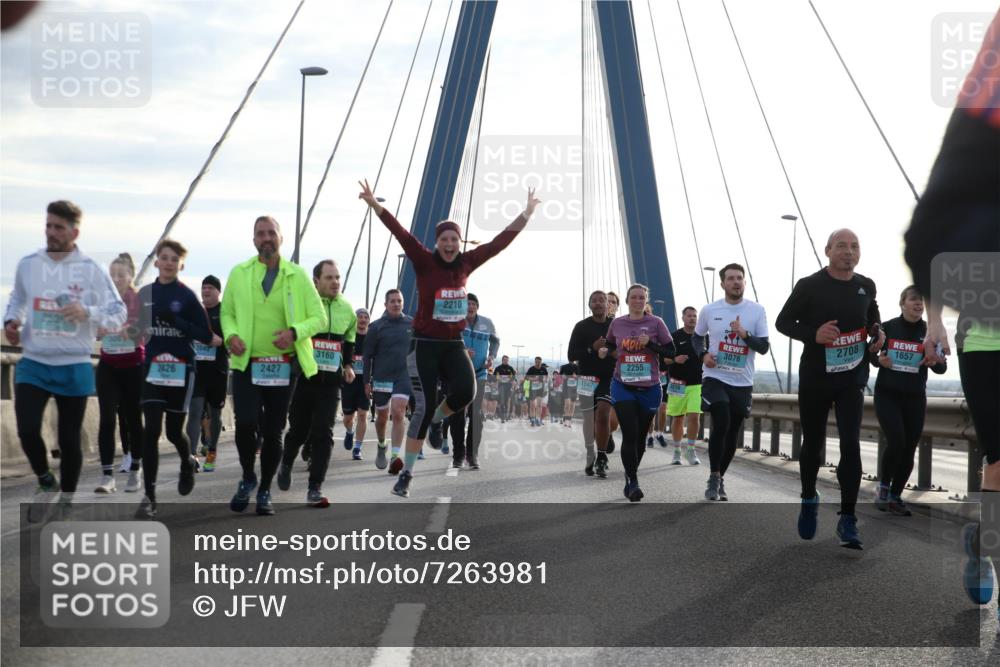 03.10.2024 - Köhlbrandbrückenlauf Jannik Wohlers http://msf.ph/oto/7263981 03.10.2024 09:29:42 Position 1 2509, 308, 2426, 2049, 3160, 2427, 2210, 1542, 2255, 3076, 2708, 1657 meine-sportfotos.de