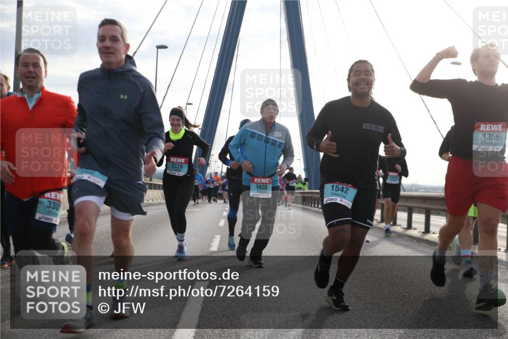 03.10.2024 - Köhlbrandbrückenlauf Jannik Wohlers http://msf.ph/oto/7264159 03.10.2024 09:29:47 Position 1 330, 2229, 1428, 1542, 1356, 2317 meine-sportfotos.de