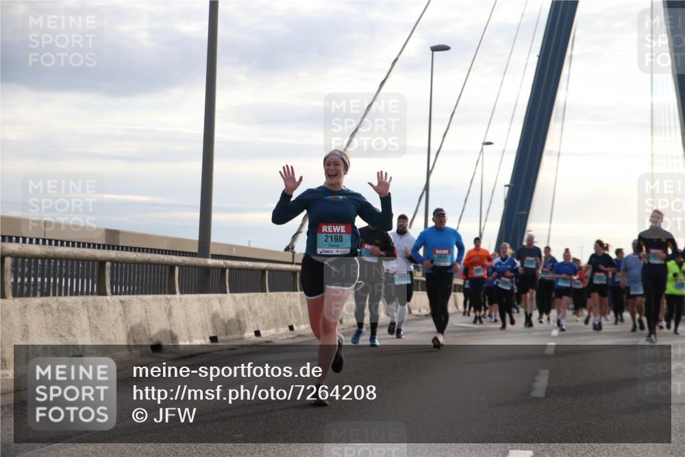 03.10.2024 - Köhlbrandbrückenlauf Jannik Wohlers http://msf.ph/oto/7264208 03.10.2024 09:29:53 Position 1 2198, 1549, 2655 meine-sportfotos.de
