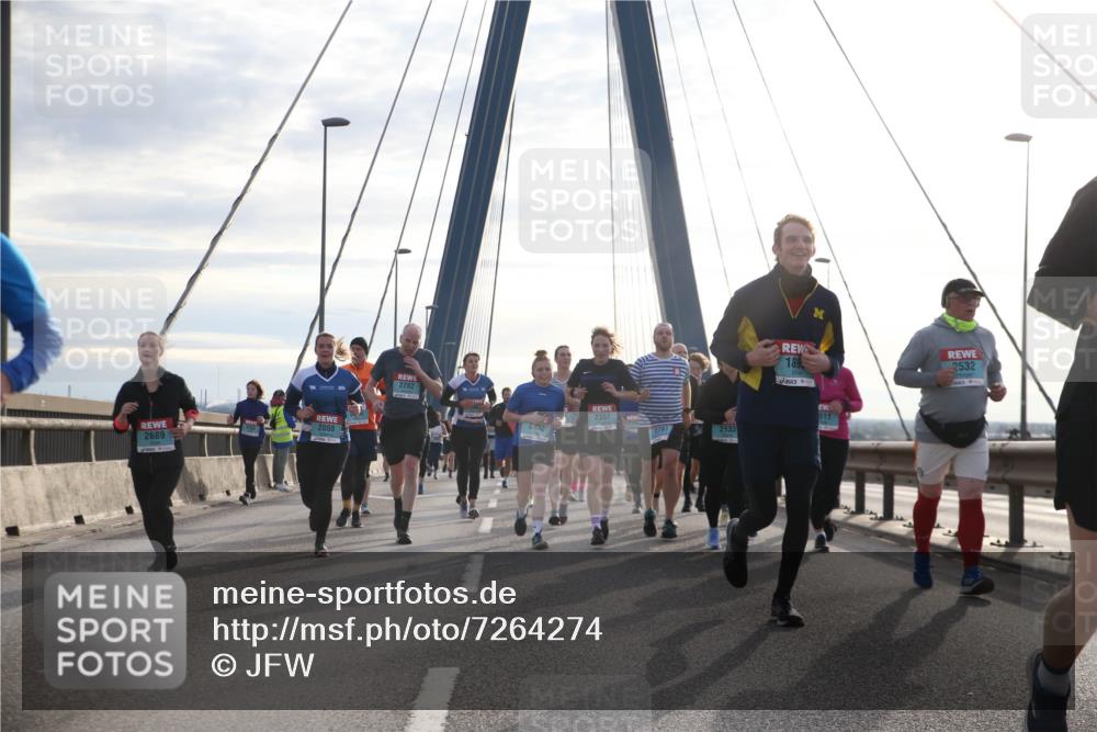 03.10.2024 - Köhlbrandbrückenlauf Jannik Wohlers http://msf.ph/oto/7264274 03.10.2024 09:29:57 Position 1 2008, 2689, 2282, 2357, 2532, 2787, 2133, 189, 611, 2532 meine-sportfotos.de