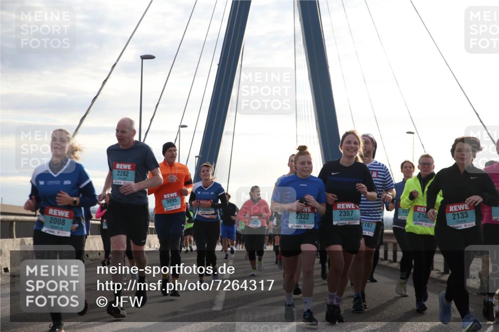 03.10.2024 - Köhlbrandbrückenlauf Jannik Wohlers http://msf.ph/oto/7264317 03.10.2024 09:29:59 Position 1 2008, 2282, 3095, 2485, 2357, 2332, 2787, 222, 218, 2133 meine-sportfotos.de