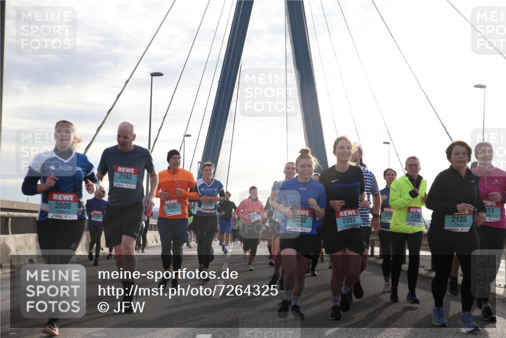03.10.2024 - Köhlbrandbrückenlauf Jannik Wohlers http://msf.ph/oto/7264325 03.10.2024 09:29:59 Position 1 2008, 2282, 3095, 200, 2332, 222, 2188, 2357, 2133, 11 meine-sportfotos.de