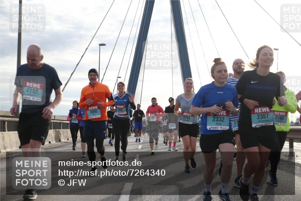 03.10.2024 - Köhlbrandbrückenlauf Jannik Wohlers http://msf.ph/oto/7264340 03.10.2024 09:30:00 Position 1 2282, 2007, 3095, 2485, 2704, 2332, 27, 2357, 2188 meine-sportfotos.de