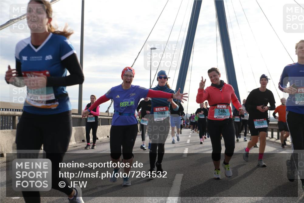 03.10.2024 - Köhlbrandbrückenlauf Jannik Wohlers http://msf.ph/oto/7264532 03.10.2024 09:30:03 Position 1 2377, 1809, 1783, 2485, 3098, 24 meine-sportfotos.de